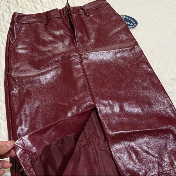 Elegant Burgundy Faux Leather Skirt - Picture 11 of 12